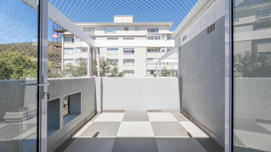 2 Bedroom Property for Sale in Sea Point Western Cape